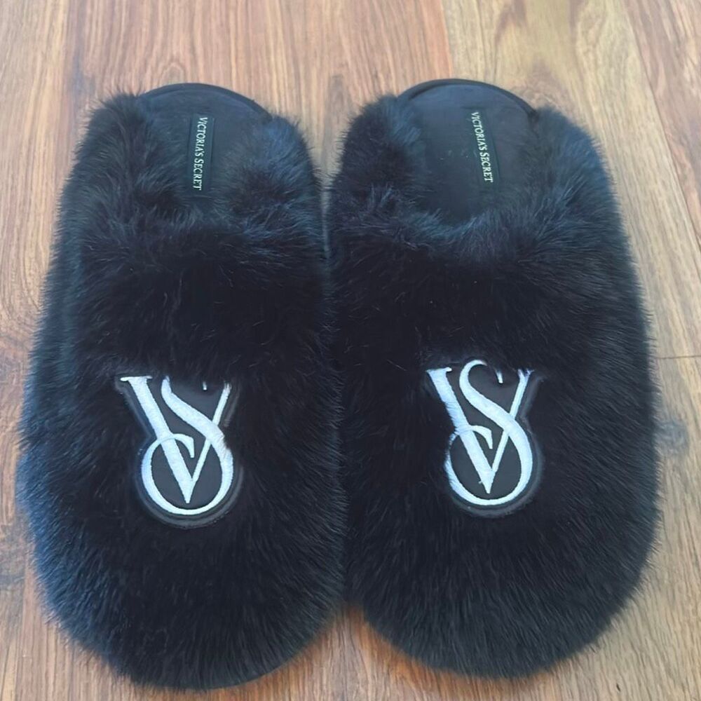 Victoria black pink furry faux fur slippers M